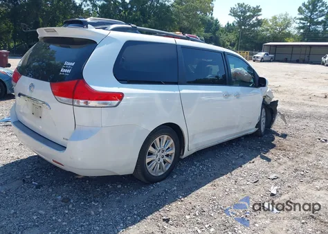 2011 Toyota Sienna Limited V6 из США, поврежденный, VIN 5TDYK3DCXBS152435